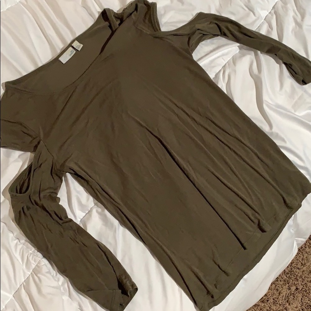 Long cold shoulder shirt